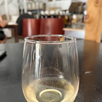 OENO Winemaking - Pineapple Chardonnay - Wineries Near Me - Kailua, Hawaii