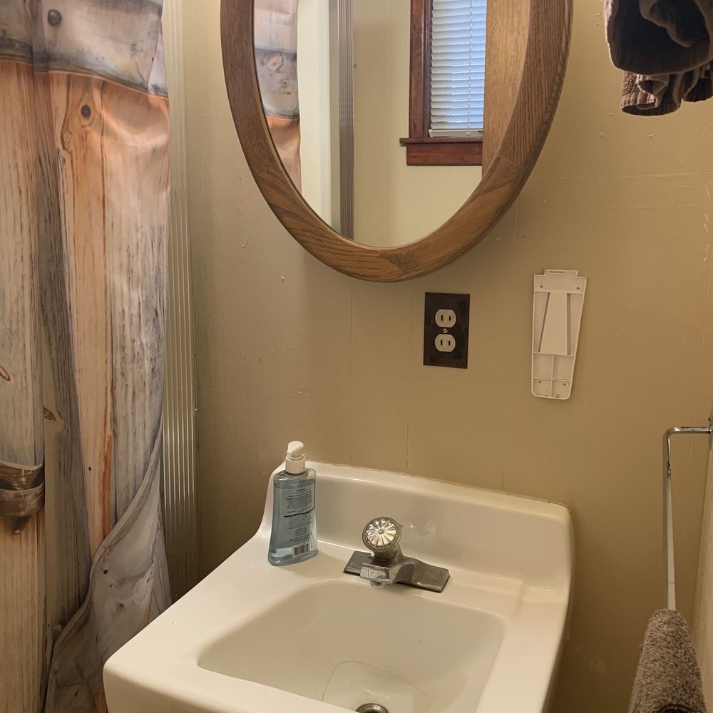 Rainbow Lake Resort - Bathroom - Resorts Near Me - Lakeside, Arizona Rainbow Lake Resort - Bathroom - Resorts Near Me - Lakeside, Arizona