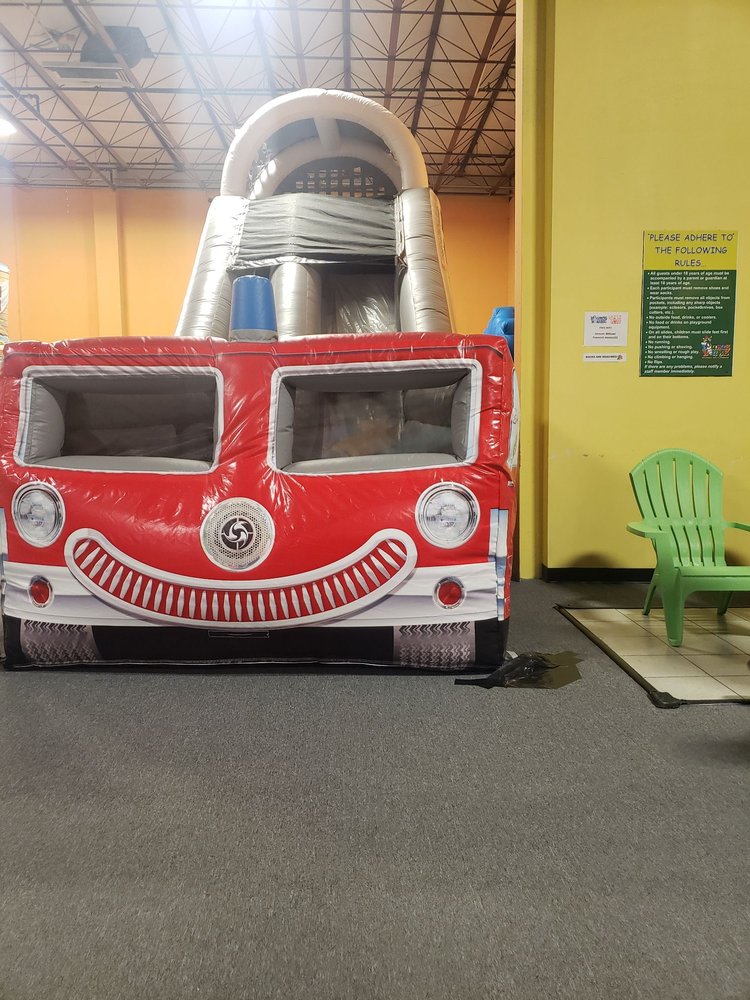 BOUNCE HOUSE FAMILY ENTERTAINMENT CENTER Open for Business 43