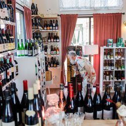 Decant Napa Bottle Shop & Bar - Photo by Nick Otto, Napa Valley Register