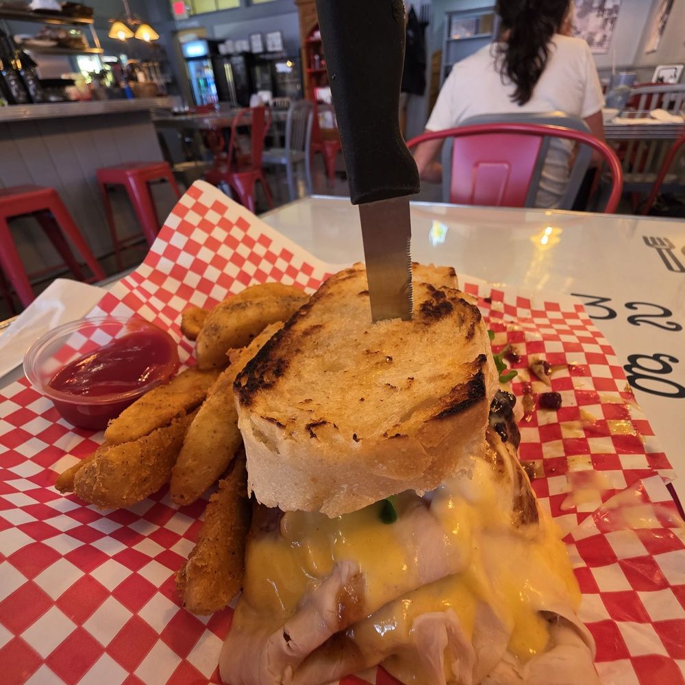 I ordered the turkey, bree, arugula on sourdough. It was absolutely delicious!