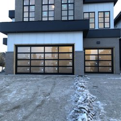 Gold'n'Doors - Custom full-view overhead residential doors.