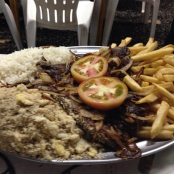 Beirute - Carb-heaven! Steak with onions, fries, rice and cassava (with egg) - Arabic Near Me - Brasília, DF