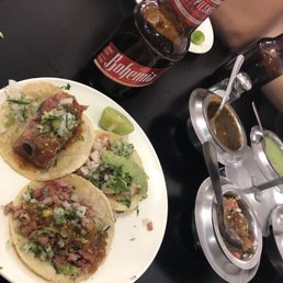 Tacos alpastor.