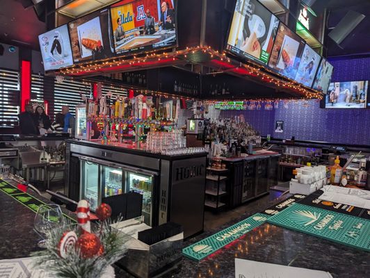 House of Music & Entertainment (HOME Bar) by null