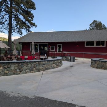 Graeagle Meadows Clubhouse Restaurant - Restaurant with fire pit seating - New American Near Me - Graeagle, California Graeagle Meadows Clubhouse Restaurant - Restaurant with fire pit seating - New American Near Me - Graeagle, California