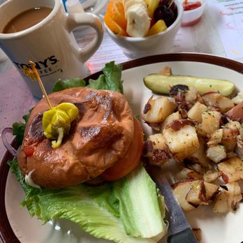The Dish Cafe Ballard - Chicken Burger - American Near Me - Seattle, Washington