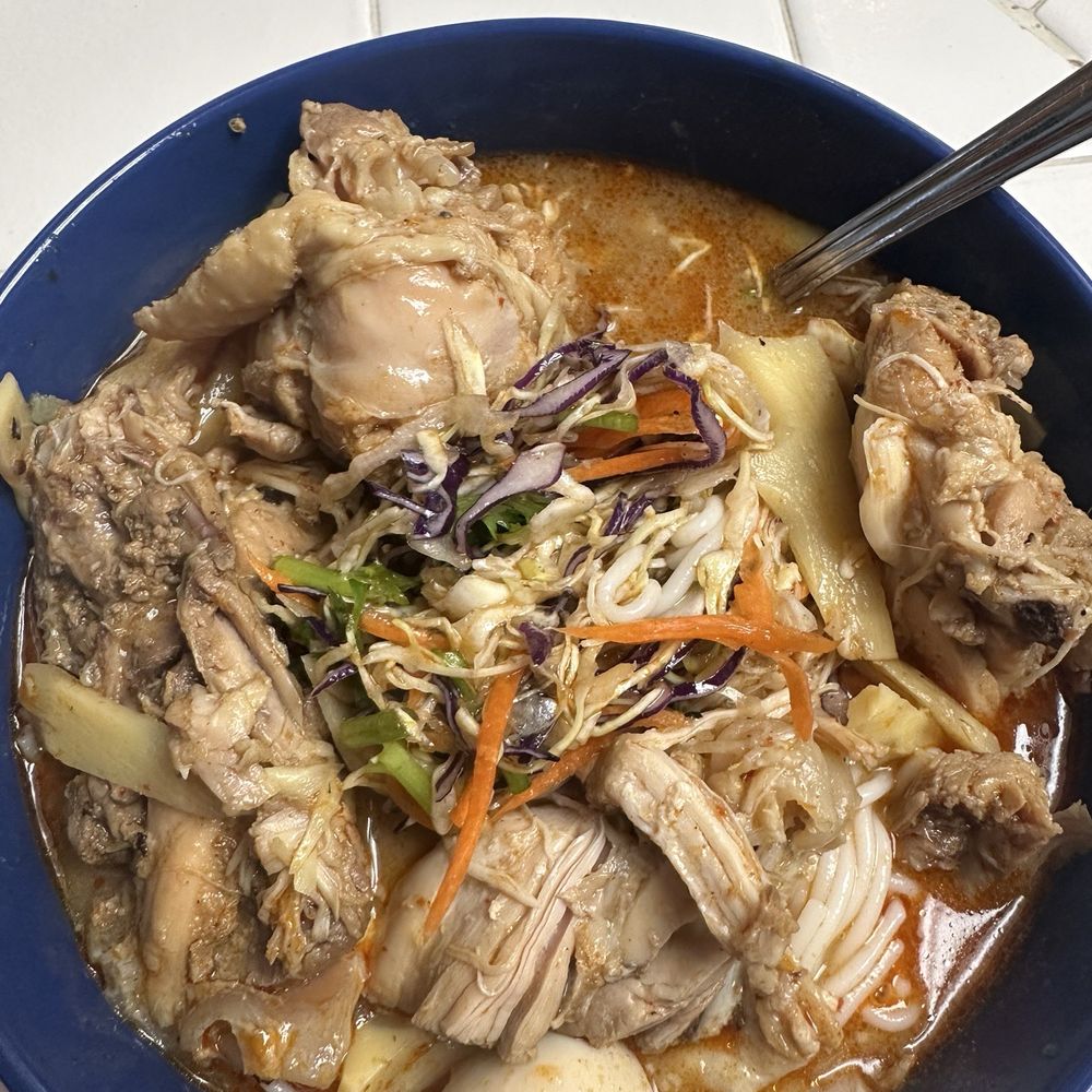 Sandy’s Chili - Kao boon red curry chicken soup, the best in town. Great on a rainy day! - Vietnamese Near Me - Fresno, California Sandy’s Chili - Kao boon red curry chicken soup, the best in town. Great on a rainy day! - Vietnamese Near Me - Fresno, California