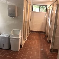 Skyway Camping Resort - Very clean bathrooms