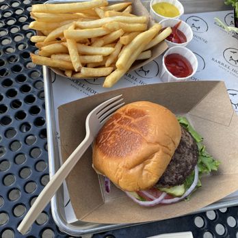 Moksa Barrel House - Dinner. - Beer Bar Near Me - Roseville, California