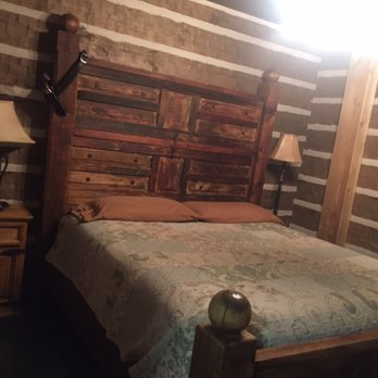 Stone Canyon Ranch and Cabin - Main bedroom - Resorts Near Me - Red Oak, Texas