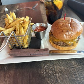 The Hangry Bison - New American Near Me - Winter Park, Florida