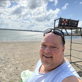 Pleasure Bay Beach - Me in Pleasure Bay - Beaches Near Me