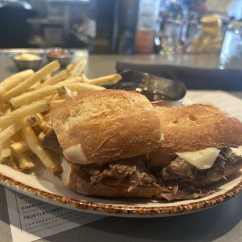 SOCIAL BIRD - Slow braised short rib sandwich - Gastropubs Near Me - Lafayette, California SOCIAL BIRD - Slow braised short rib sandwich - Gastropubs Near Me - Lafayette, California