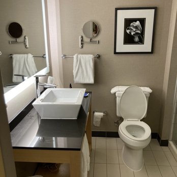 Cambria Hotel Pittsburgh - Bathroom in the king room - Hotels Near Me - Pittsburgh, Pennsylvania Cambria Hotel Pittsburgh - Bathroom in the king room - Hotels Near Me - Pittsburgh, Pennsylvania
