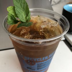 Gilbo Grindz - Refreshing iced tea
