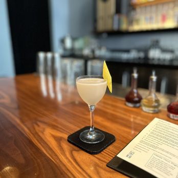 Bar Shiru - Velvet mood - Cocktail Bars Near Me - Oakland, California