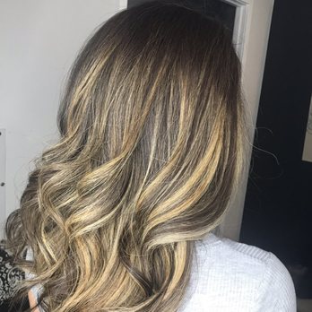 Balayage Bombshell - Yaaassssss my "tiara" thanks to Veronica at Balayage Bombshell! - Hair Stylists Near Me - Las Vegas, Nevada