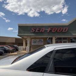 Sim's Seafood Market - The front of the store