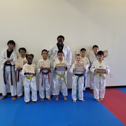 KJ Taekwondo - Breaking boards