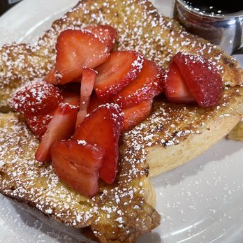 Bea Bea's - Strawberry French Toast - Coffee & Tea Near Me - Burbank, California Bea Bea's - Strawberry French Toast - Coffee & Tea Near Me - Burbank, California