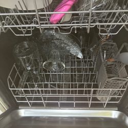 Honest To Goodness Appliance - My dishwasher that now works. I am trying to find out why my review of Honest To Goodness appliance is not visible.