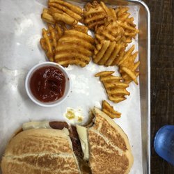 Starbrick Bbq - Cuban sandwich with waffle fries