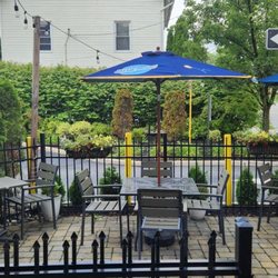 Grand Avenue Tavern