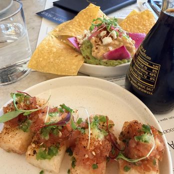 Earls Kitchen + Bar - New American Near Me - Nashville, Tennessee Earls Kitchen + Bar - New American Near Me - Nashville, Tennessee