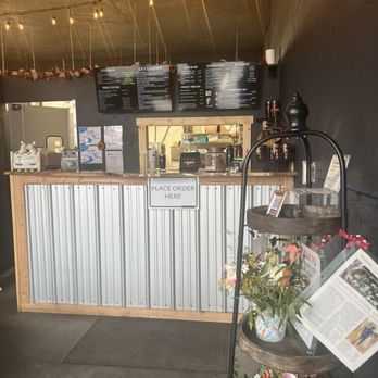 Bubba J's BBQ - When you first walk in. - Barbeque Near Me - East Wenatchee, Washington
