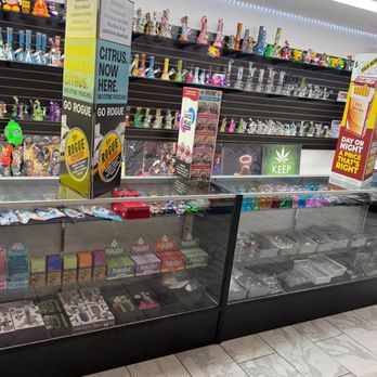 EXOTIC PLUG SMOKE SHOP - Updated June 2026 - 12 Photos - 4247 W Dunlap Ave,  Phoenix, Arizona - Tobacco Shops - Phone Number