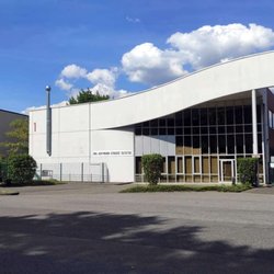 Kostümtruhe - Wir sind umgezogen und haben nur einen Showroom!