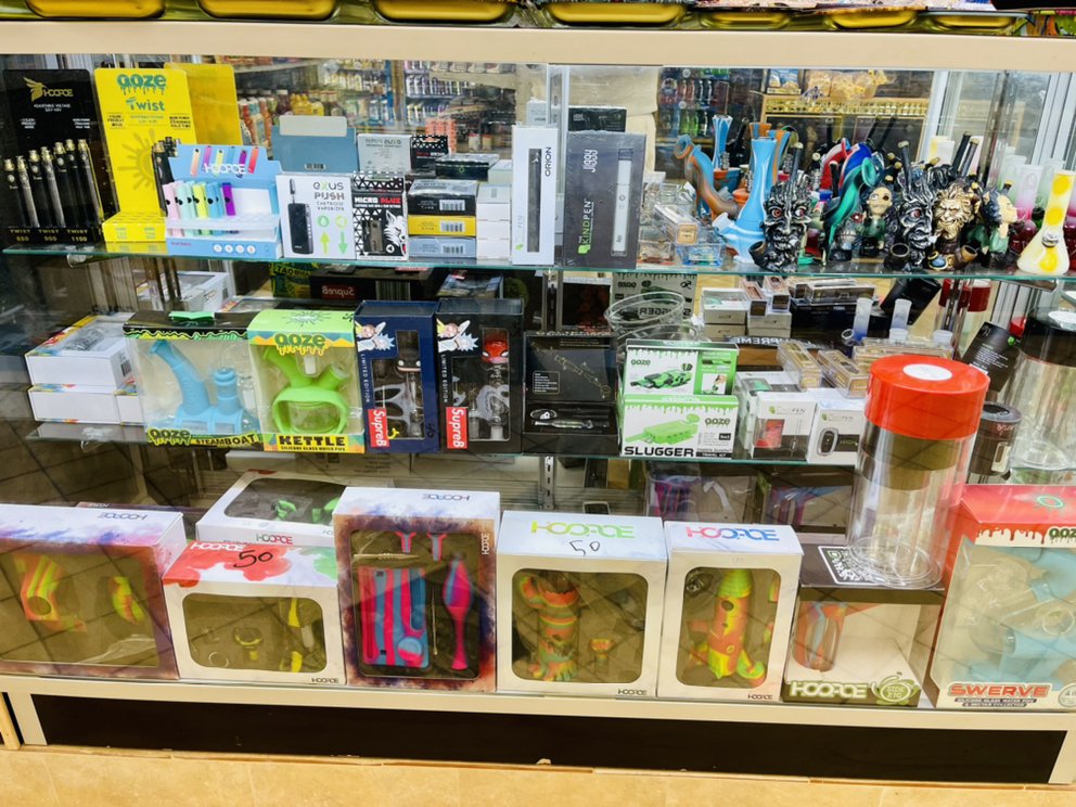 EAGLE ST EXPRESS Updated October 2024 18 Photos 904 Eagle St