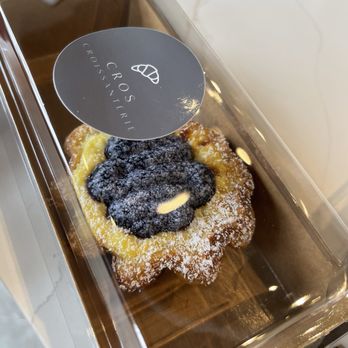 Cros Croissanterie - Ube mochi tart - Coffee & Tea Near Me - Markham, Ontario