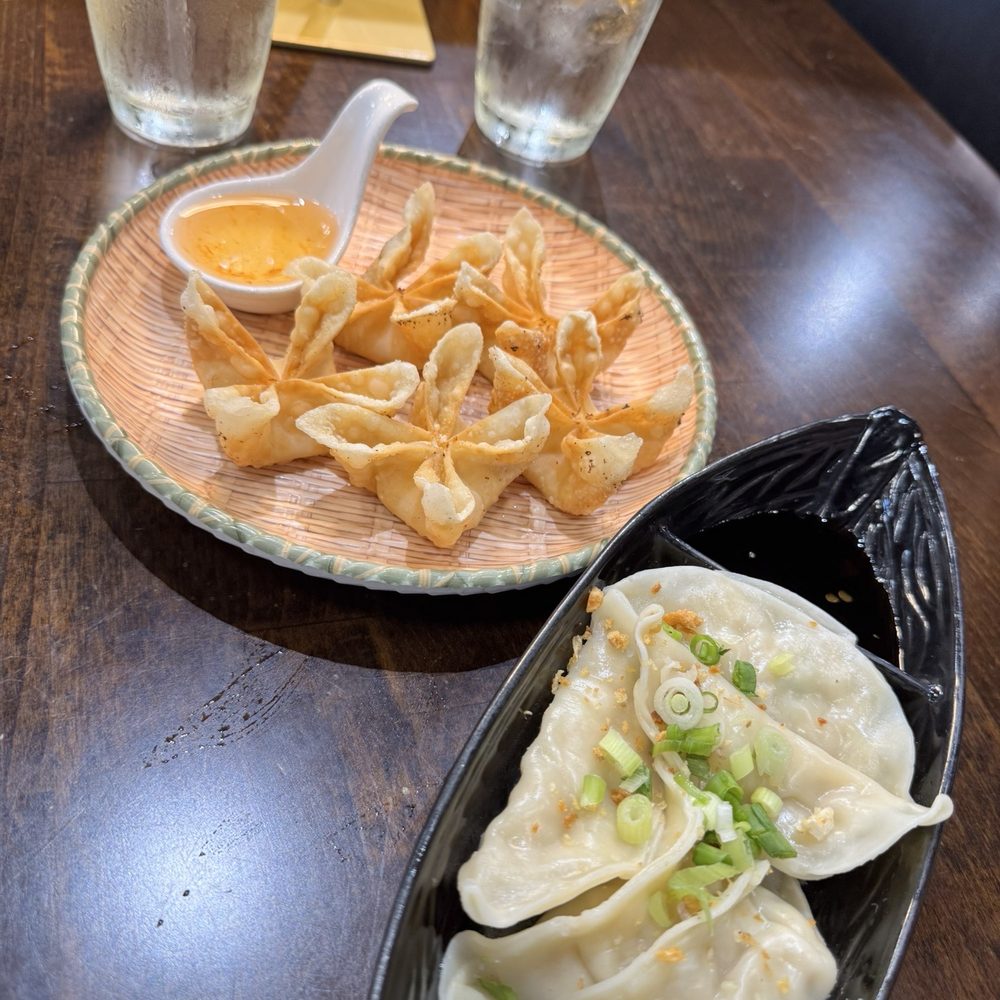 Dumpings and crab Rangoon's Dumpings and crab Rangoon's