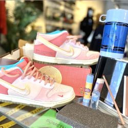 Social Status - Strawberry Milk Dunk SB