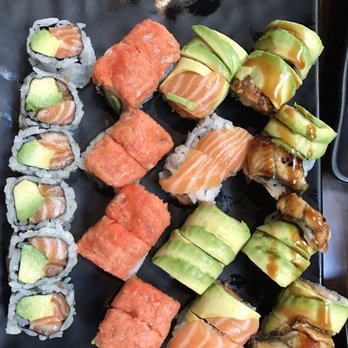 Rakuzen - How do they make such un-uniform rolls? Looks cobbled together in a slapdash way. Clearly no thought behind the preparation of the food. - Sushi Bars Near Me - Brooklyn, New York