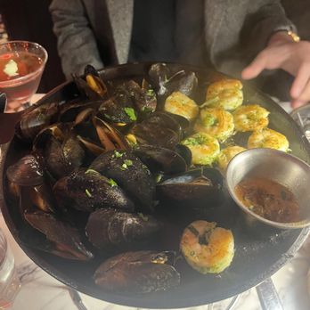 The Stinking Rose - mussels and shrimp - Italian Near Me - San Francisco, California The Stinking Rose - mussels and shrimp - Italian Near Me - San Francisco, California