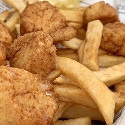 Bob's Seafood Cafe and Wine Bar - Fried scallop plate