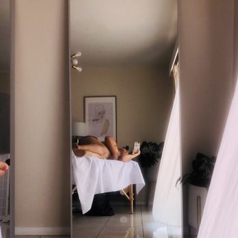 Cocoon Recovery Home - Massage time in house! - Rehabilitation Center Near Me - Tijuana, BCN