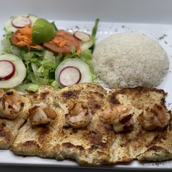 El Buen Gusto Restaurant & Bar - Chicken Breast w/shrimps - Pechuga con Camarones
