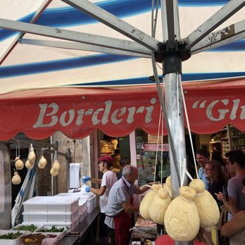 Caseificio Borderi - Sandwich making at its very best - Italian Near Me - Siracusa, SR