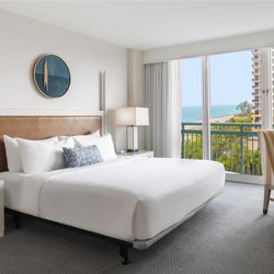 The Singer Oceanfront Resort, Curio Collection by Hilton - Guest room