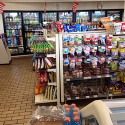 7-Eleven - Area for drinks