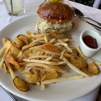 Chart House - Lunch Blackened Chicken Sandwich - Seafood Near Me - Alexandria, Virginia Chart House - Lunch Blackened Chicken Sandwich - Seafood Near Me - Alexandria, Virginia
