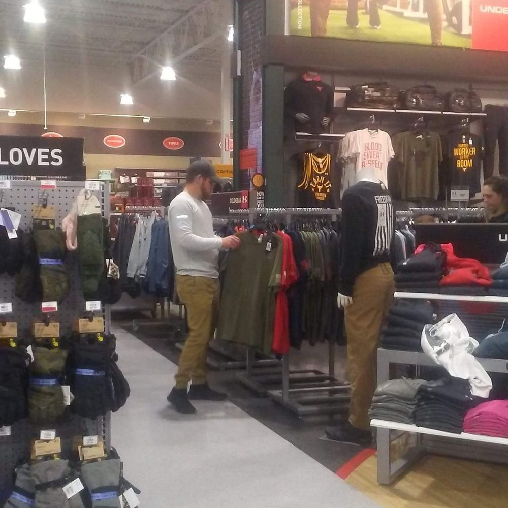 DICK'S Sporting Goods - Merchandise - Sports Wear Near Me - Oklahoma City, Oklahoma