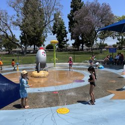 Oeste Park - Nice variety of water sprays and slide. Very clean and gated.