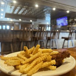 Joe's Pizza Palace and Pub - Spicy honey garlic wings