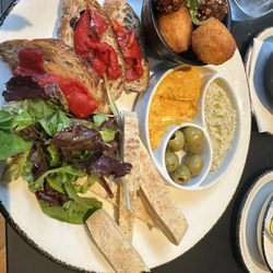 Dolce La Hulpe Brussels - World tapas plate!  Very good.