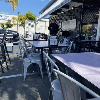 Beachin’ Biscuits - Outdoor seating - Breakfast & Brunch Near Me - Pismo Beach, California